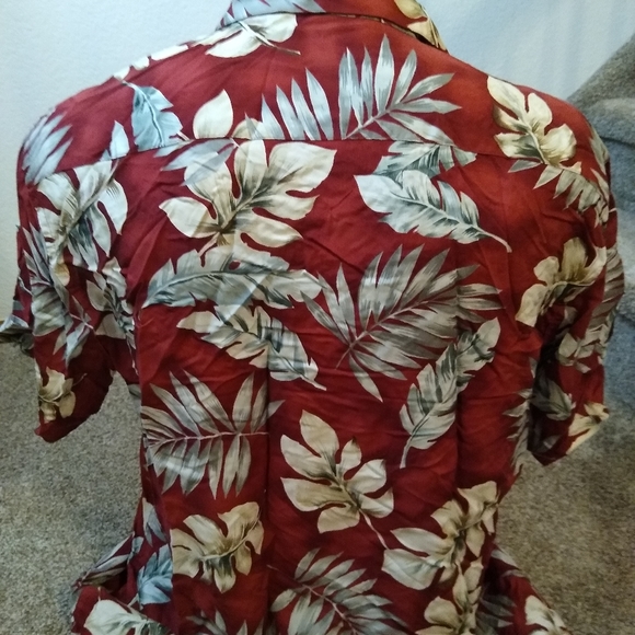 Moda Campia Hawaiian Floral Print Button Down - Picture 5 of 7